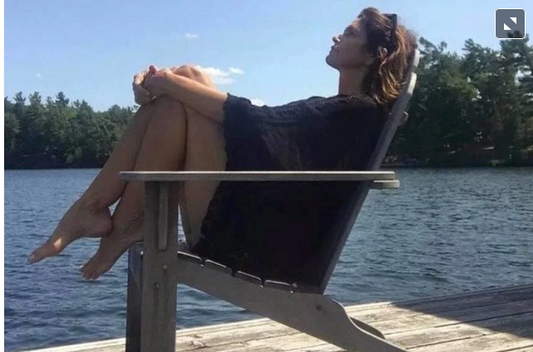 Cindy Crawford posted a challenging photo, fans in disbelief