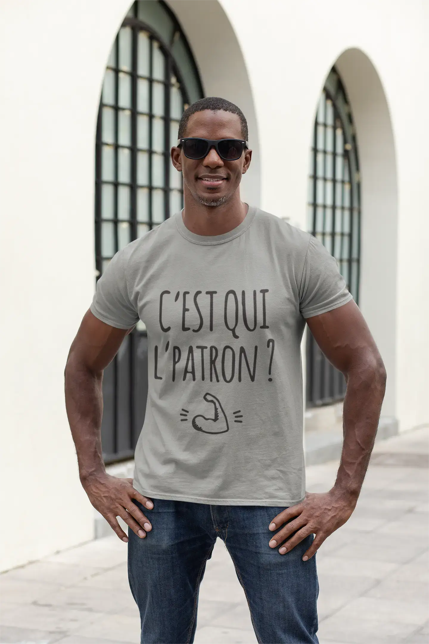 Ultrabasic - Homme Graphique C'est Qui l'Patron T-Shirt Blanc Lettre