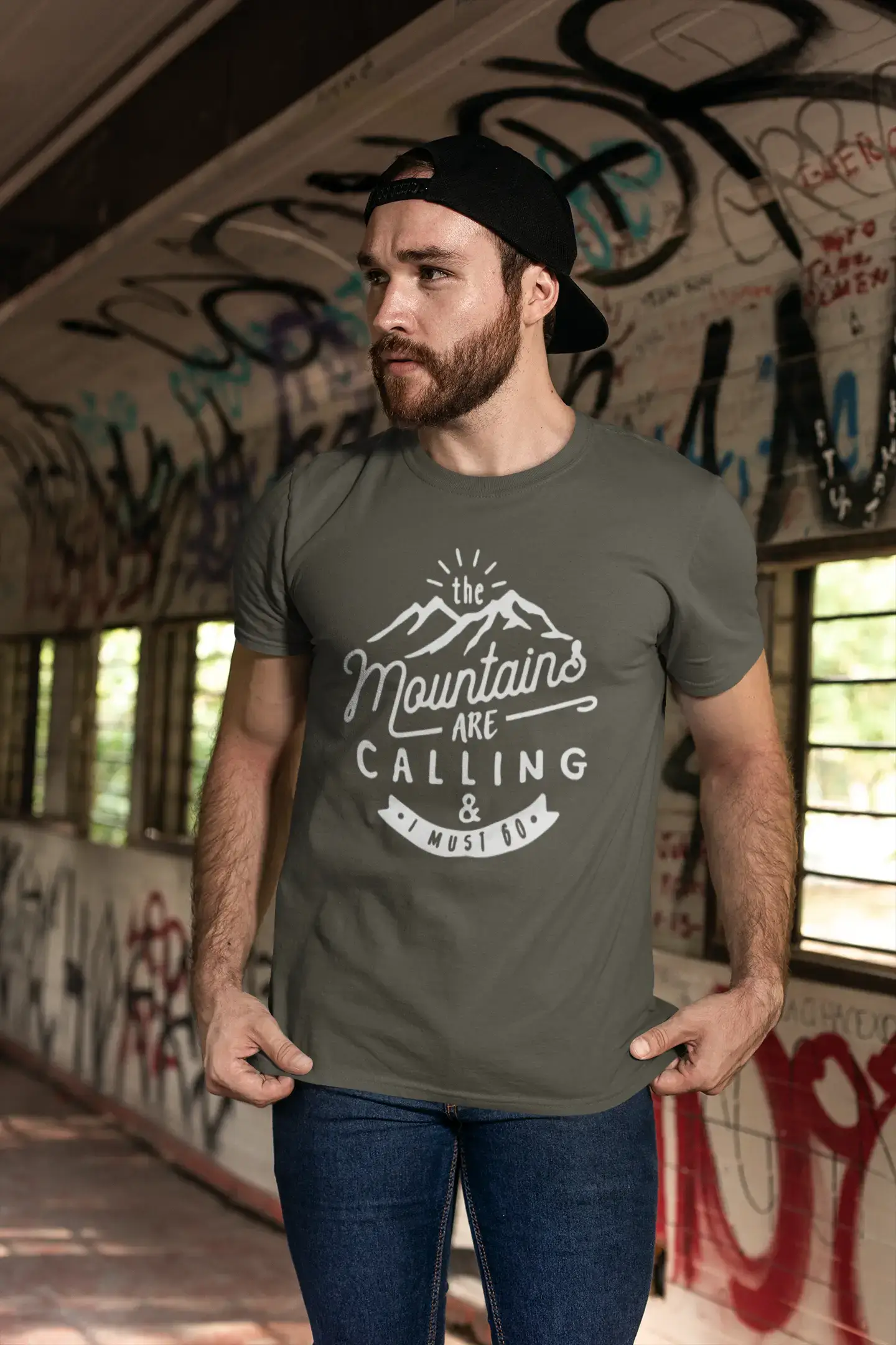 ULTRABASIC - Graphic Printed Men's The Mountains Are Calling And I Must Go Hiking Tee Mouse Grey