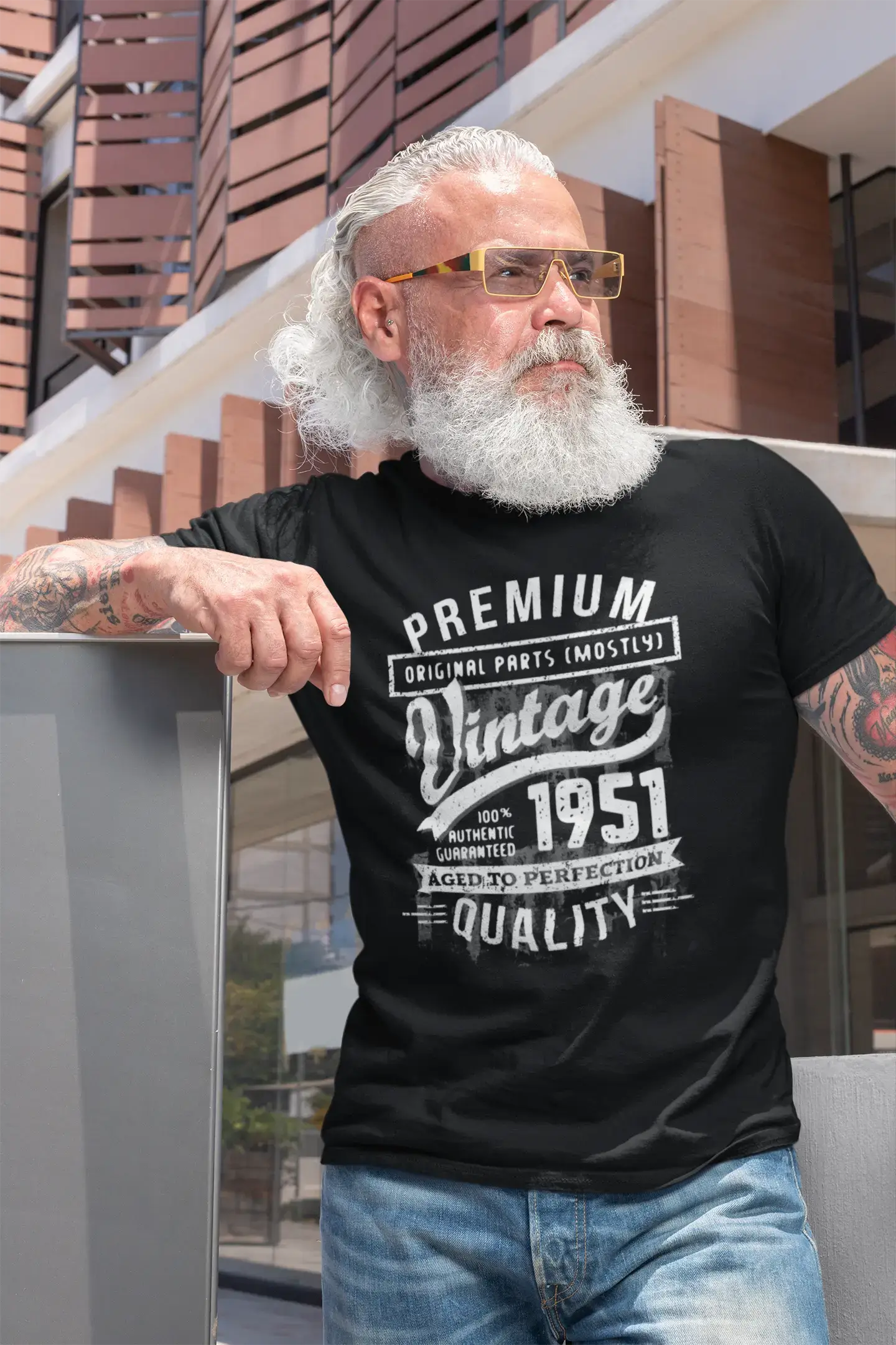 ULTRABASIC – <span>Grafisches</span> <span>Herren</span> -T-Shirt „1951 Aged to Perfection“ <span>als</span> <span>Geburtstagsgeschenk</span>