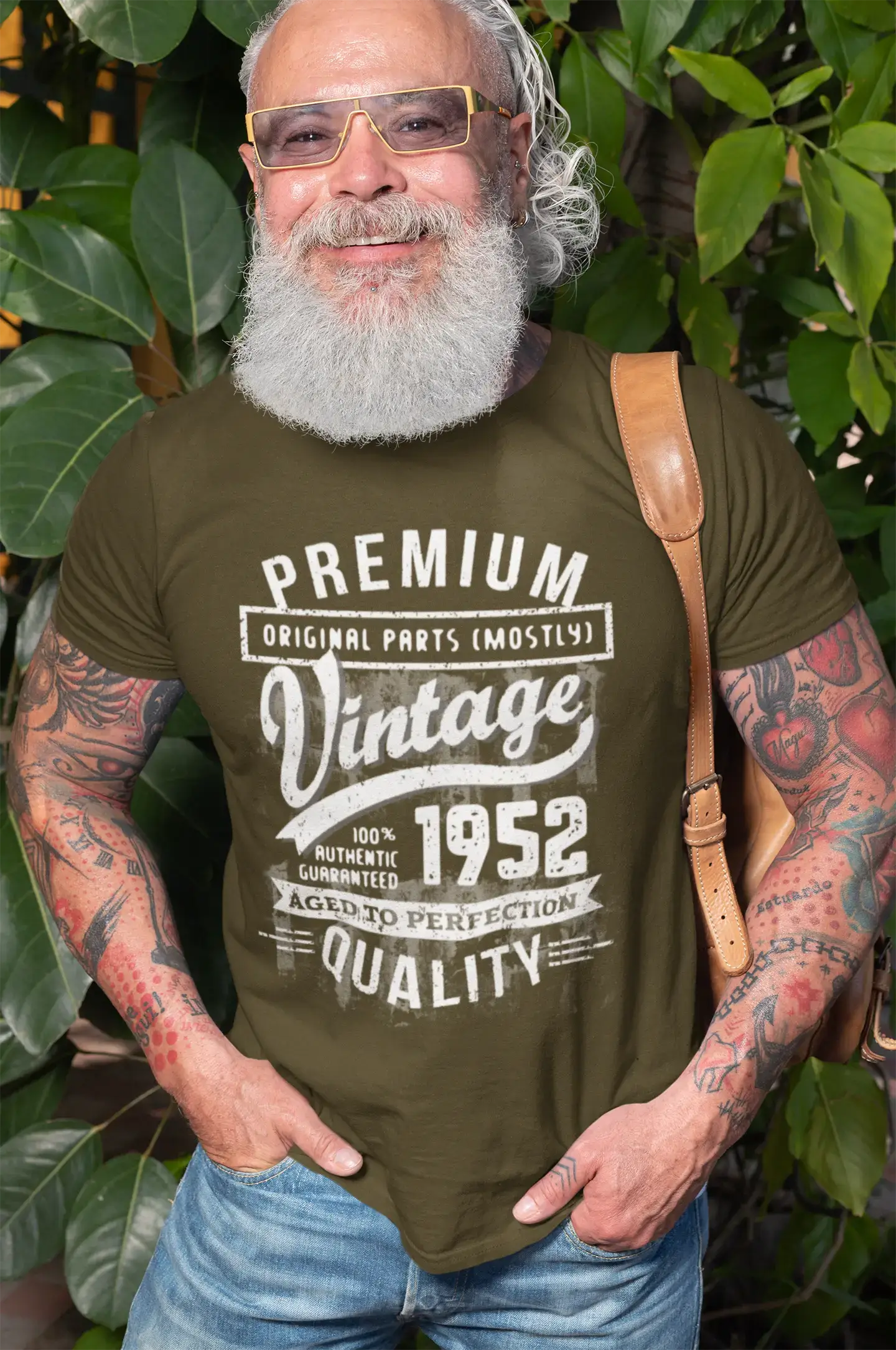 ULTRABASIC - Graphic Men's 1952 Aged to Perfection Birthday Gift T-Shirt