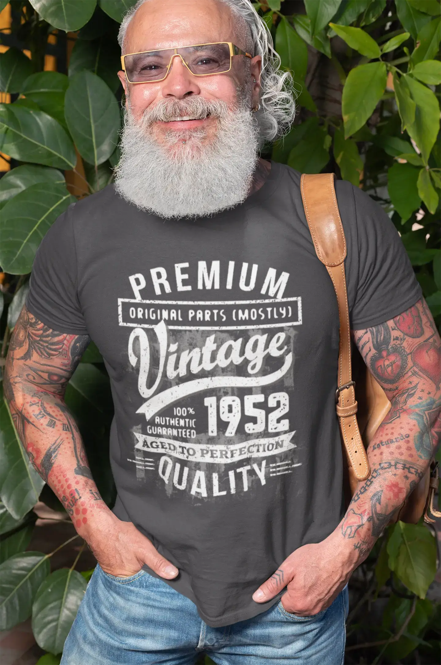 ULTRABASIC – <span>Grafisches</span> <span>Herren</span> -T-Shirt „1952 Aged to Perfection“ <span>als</span> <span>Geburtstagsgeschenk</span>