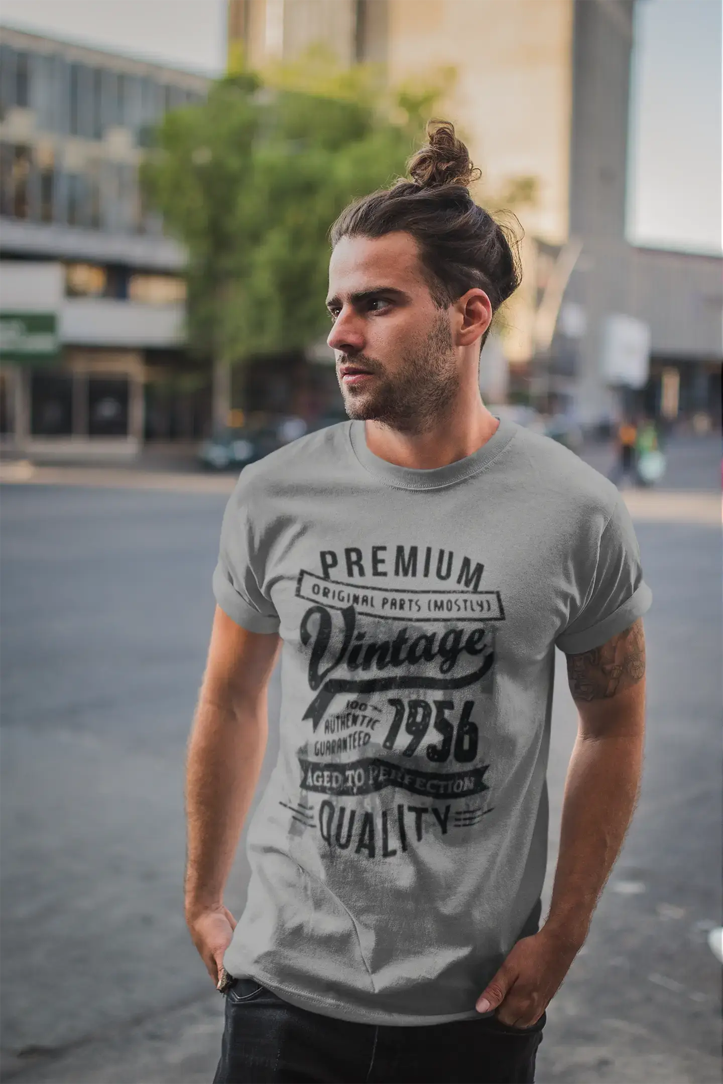 ULTRABASIC – <span>Grafisches</span> <span>Herren</span> -T-Shirt „1956 Aged to Perfection“ <span>als</span> <span>Geburtstagsgeschenk</span>