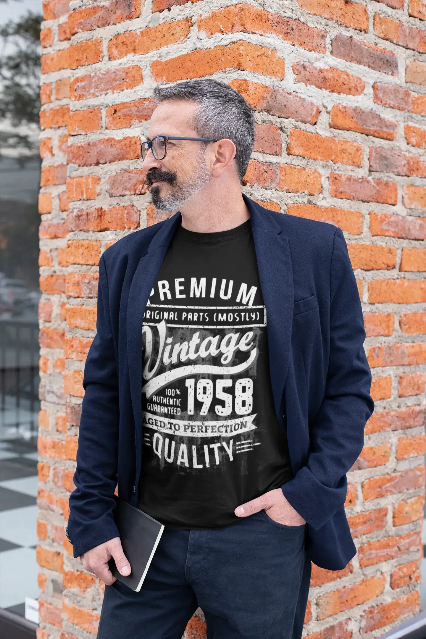 ULTRABASIC - Graphic Men's 1958 Aged to Perfection Birthday Gift T-Shirt