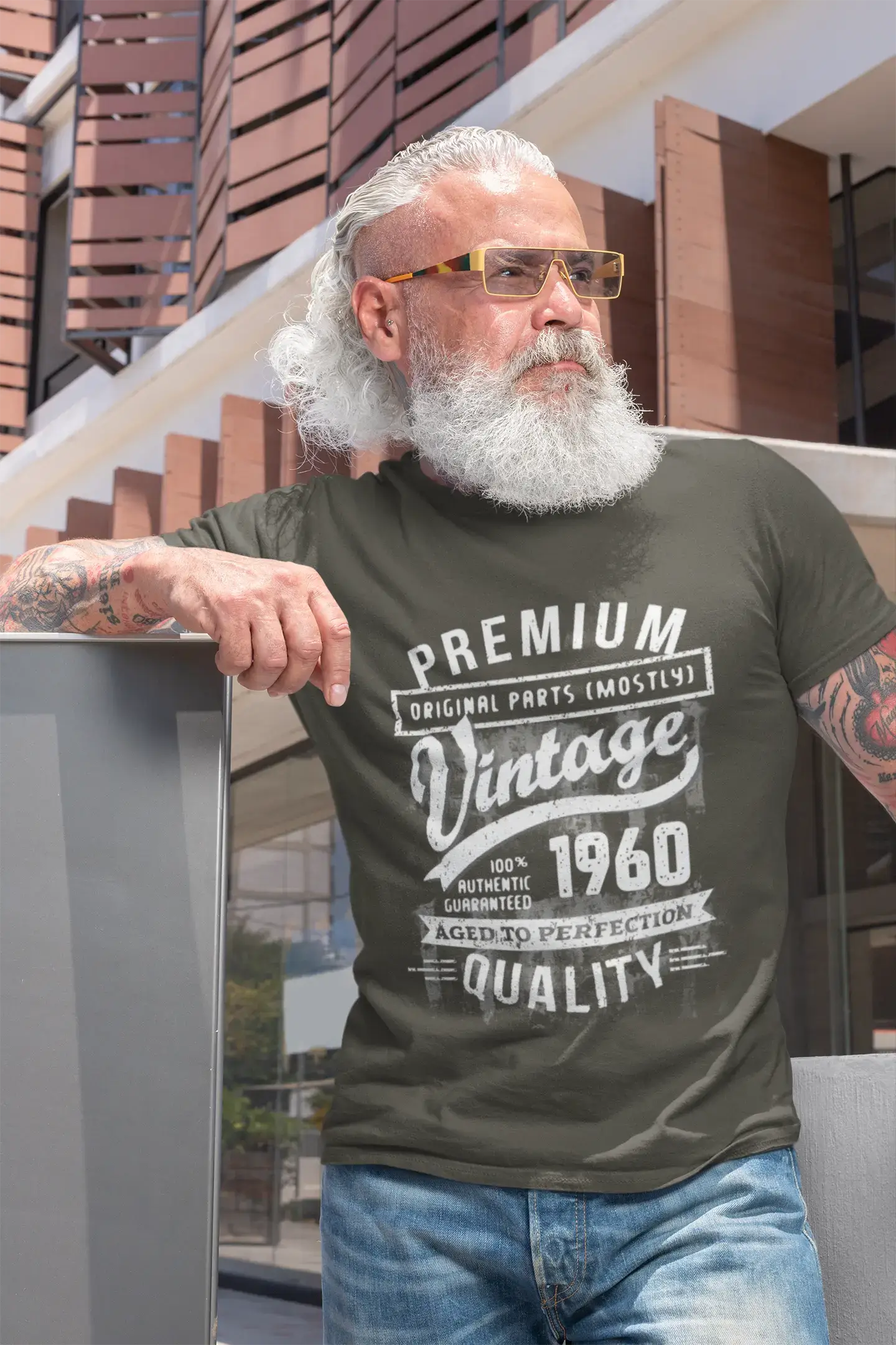 ULTRABASIC - Graphic Men's 1960 Aged to Perfection Birthday Gift T-Shirt