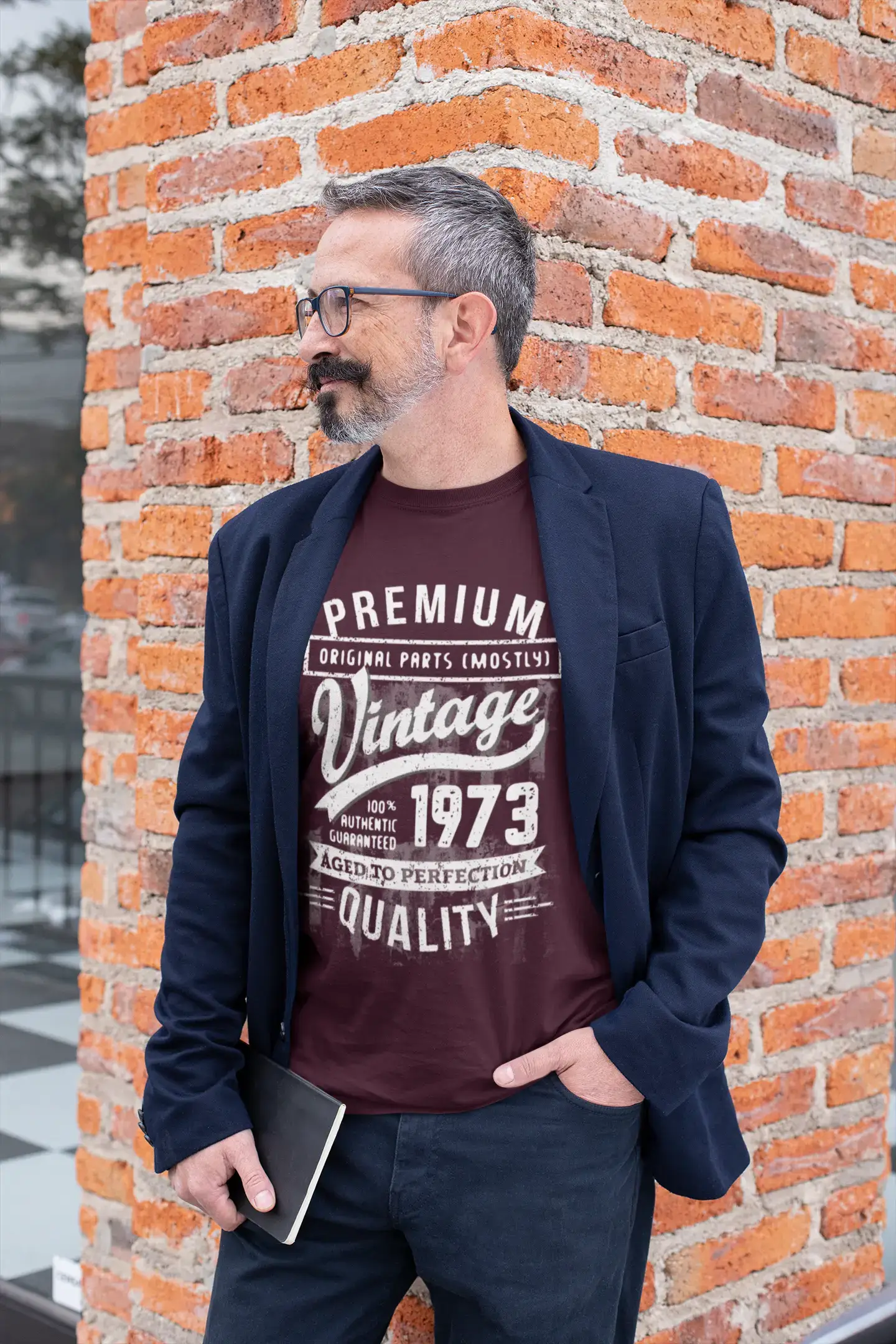 ULTRABASIC - Graphic Men's 1973 Aged to Perfection Birthday Gift T-Shirt