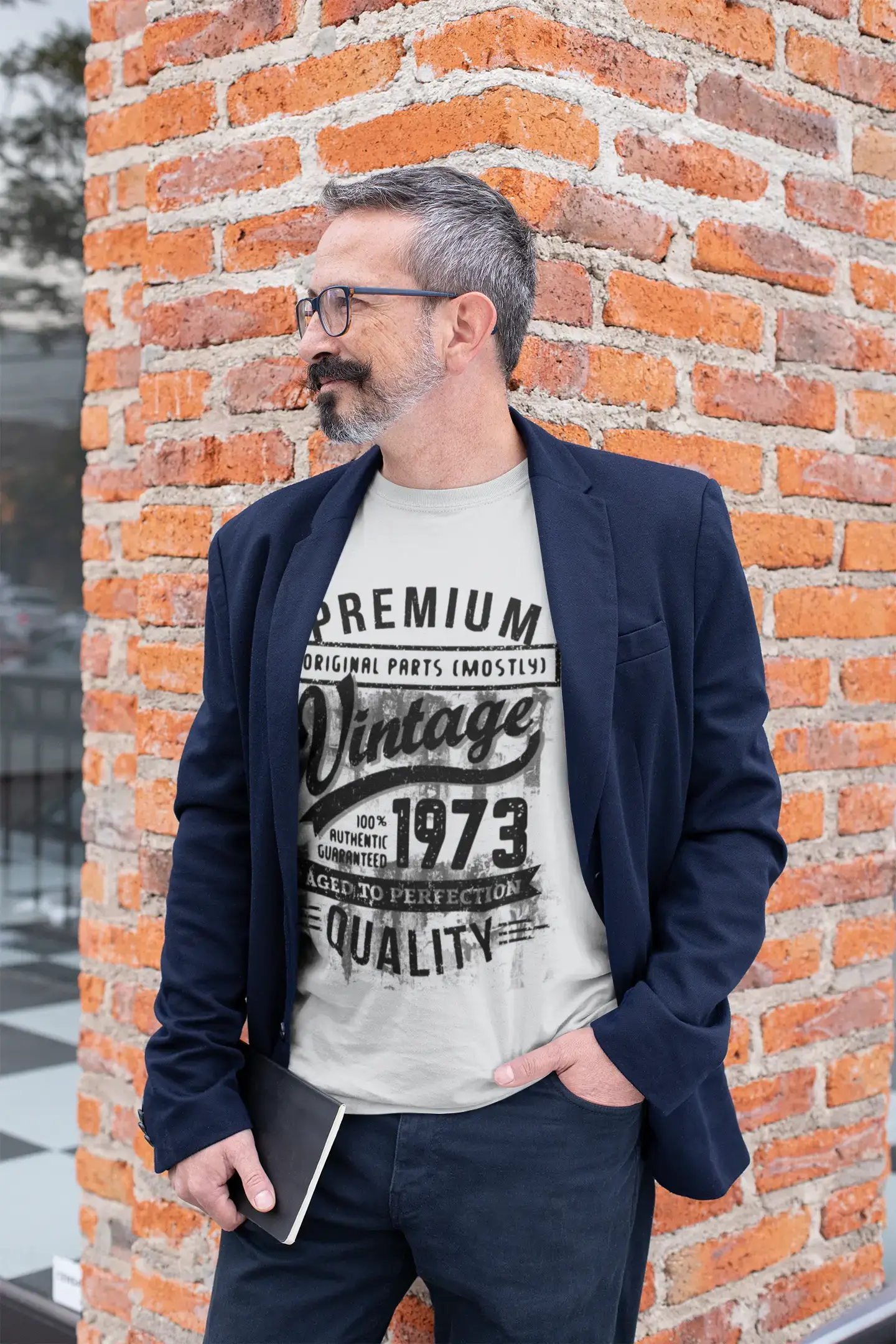 ULTRABASIC - Graphic Men's 1973 Aged to Perfection Birthday Gift T-Shirt