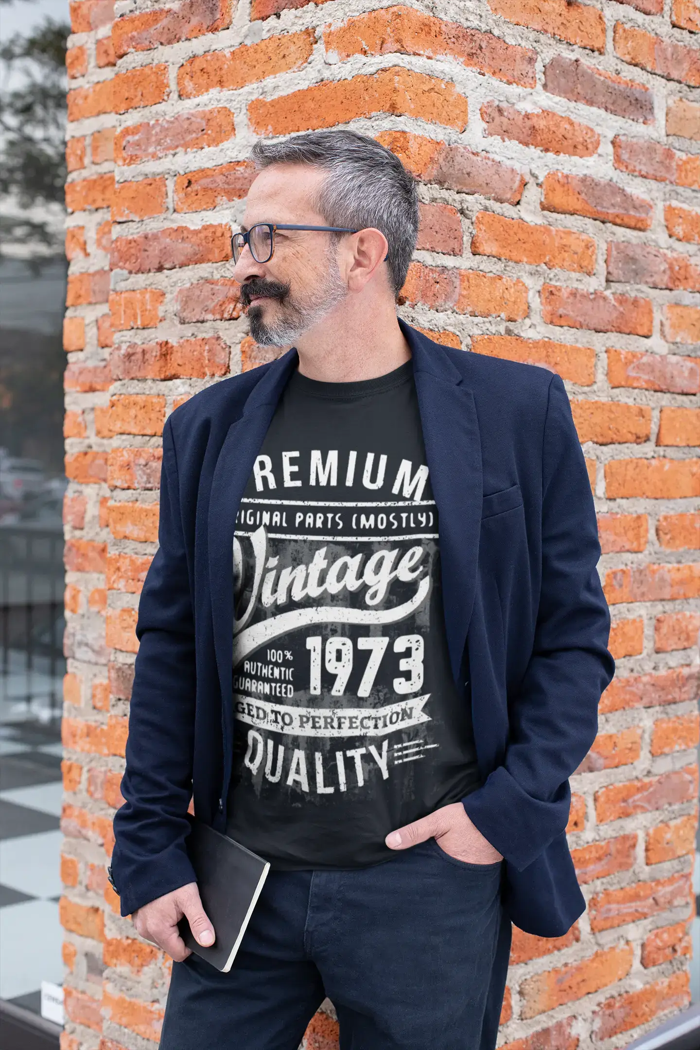 ULTRABASIC - Graphic Men's 1973 Aged to Perfection Birthday Gift T-Shirt
