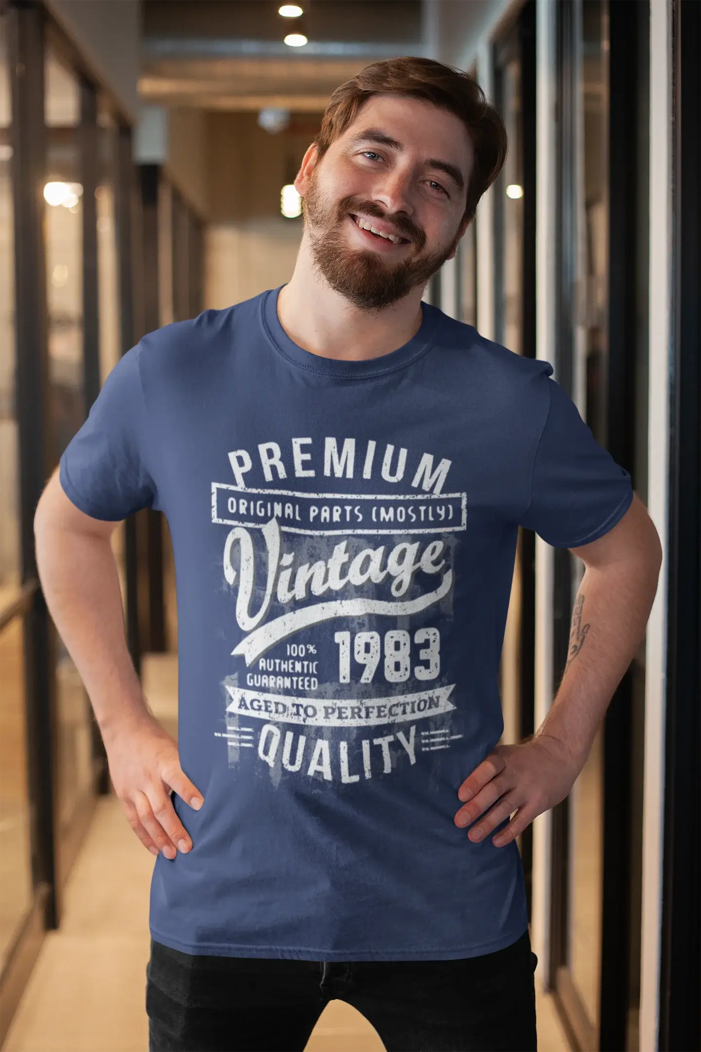 ULTRABASIC - Graphic Men's 1983 Aged to Perfection Birthday Gift T-Shirt