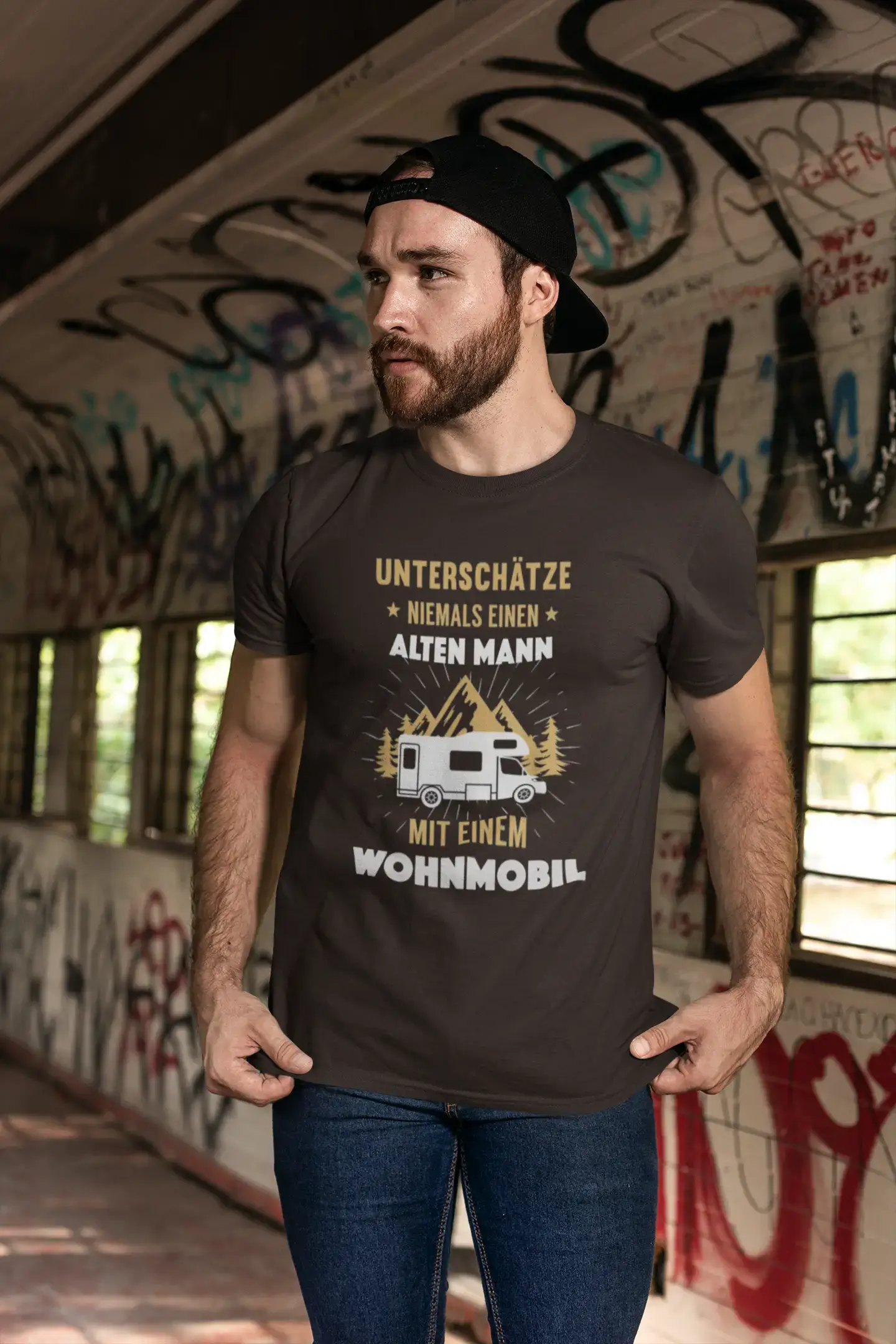 Men's Graphic T-Shirt Unterschätze Niemals Wohnmobil Idea Gift