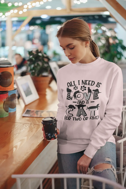 ULTRABASIC Damen-Sweatshirt „All I Need Is Love and a Cat – Lustiger Kätzchen-Pullover“.