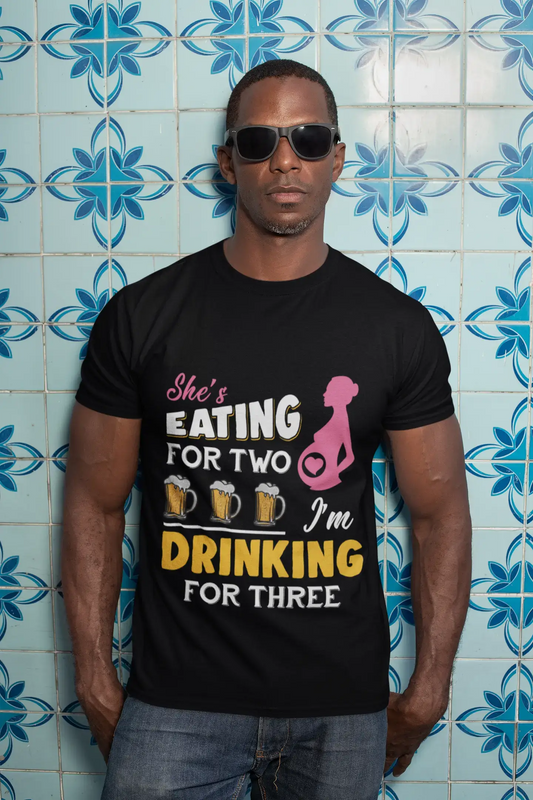 ULTRABASIC Lustiges Herren-T-Shirt „She's Eating For 2 – I'm Drinking For 3“ – Bierliebhaber-Paar-T-Shirt