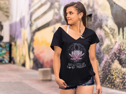 ULTRABASIC Damen-T-Shirt mit V-Ausschnitt „I'm Mostly Peace Love and Light“ – lustiges Yoga-Meditations-Geschenk-T-Shirt