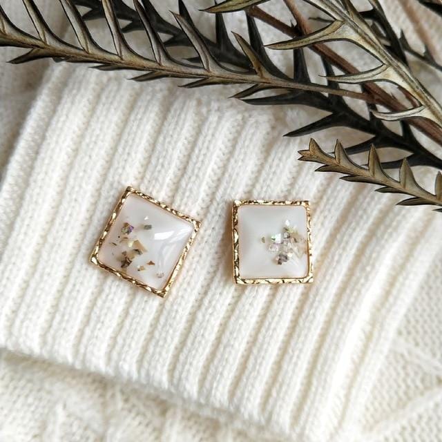 HUANZHI 2019 White Geometric Round Square Irregular Hollow Pearlescent Starry Sky Calla Lily Enamel Earrings for Women Girls