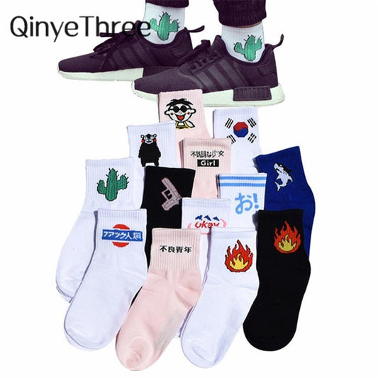 Femmes chaussettes quotidiennes Harajuku corée japonais coton chaton flamme Ulzzang chaussettes hommes chinois Cactus pistolet requin Alien chaussettes de noël