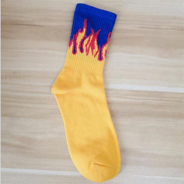 1 paire hommes mode Hip Hop Hit couleur sur feu équipage chaussettes rouge flamme Blaze puissance torche chaleur chaude rue Skateboard coton chaussettes