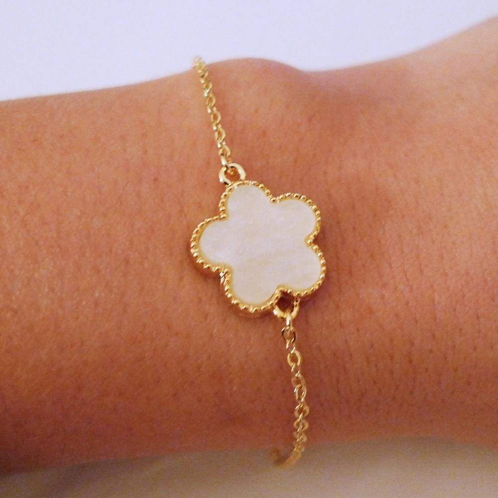 White Flower Gold Chain Bracelet